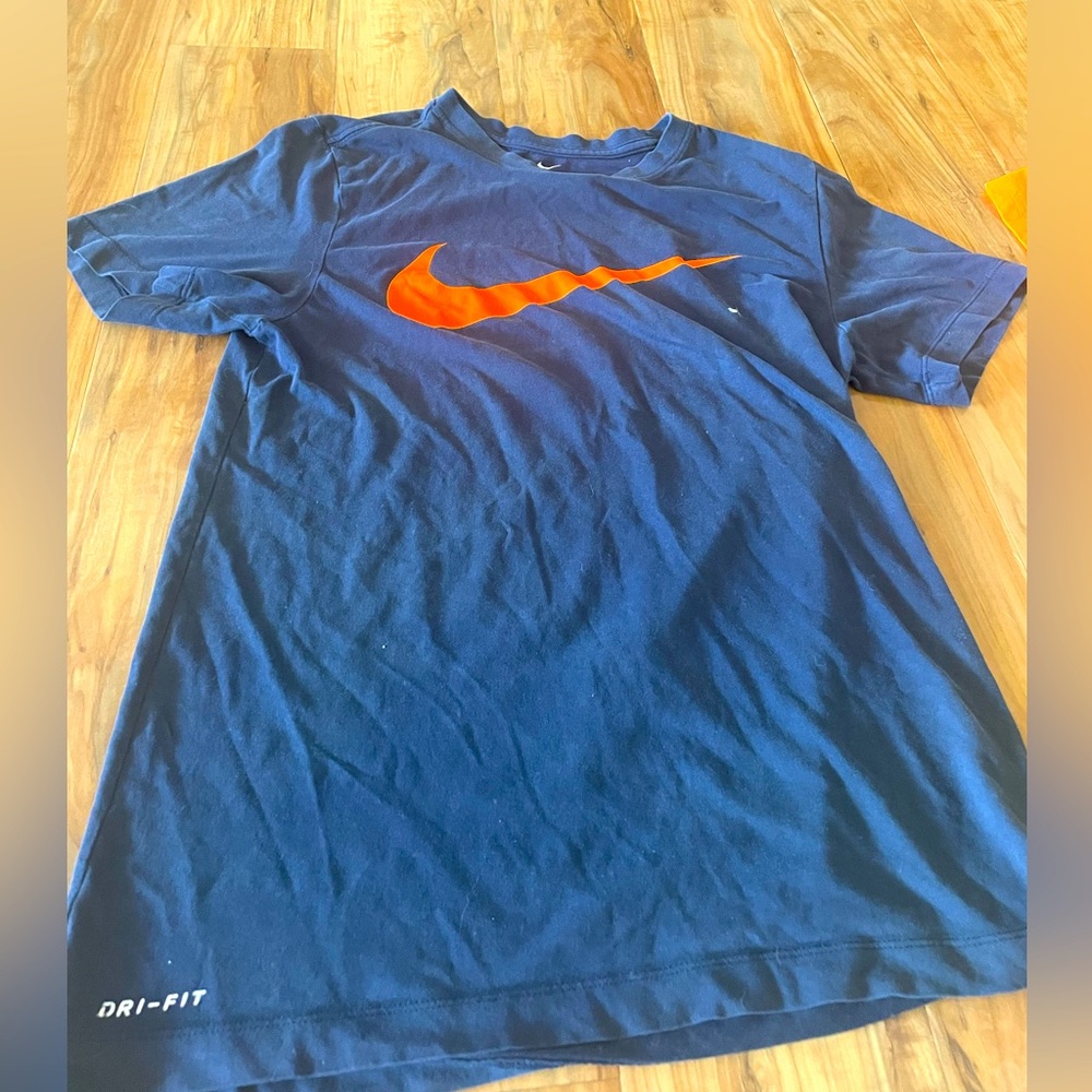 NIKE TEE MENS SMALL NAVY AND ORANGE